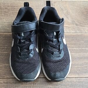 Kids Black Nike shoes